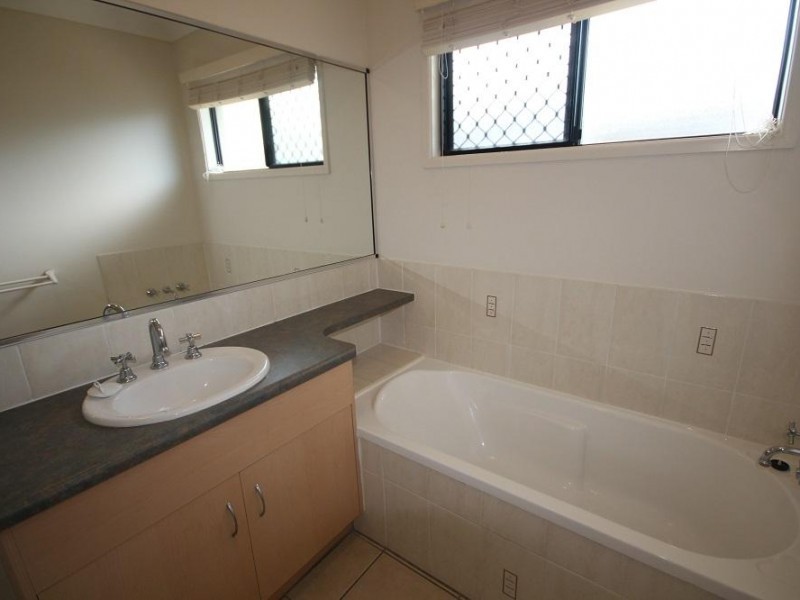 13 Gernika Court, Bushland Beach QLD 4818