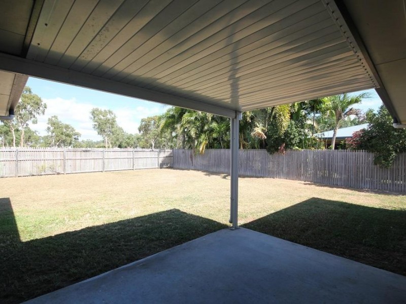 13 Gernika Court, Bushland Beach QLD 4818