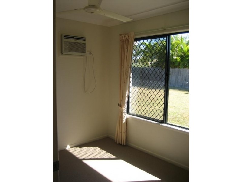 13 Gernika Court, Bushland Beach QLD 4818