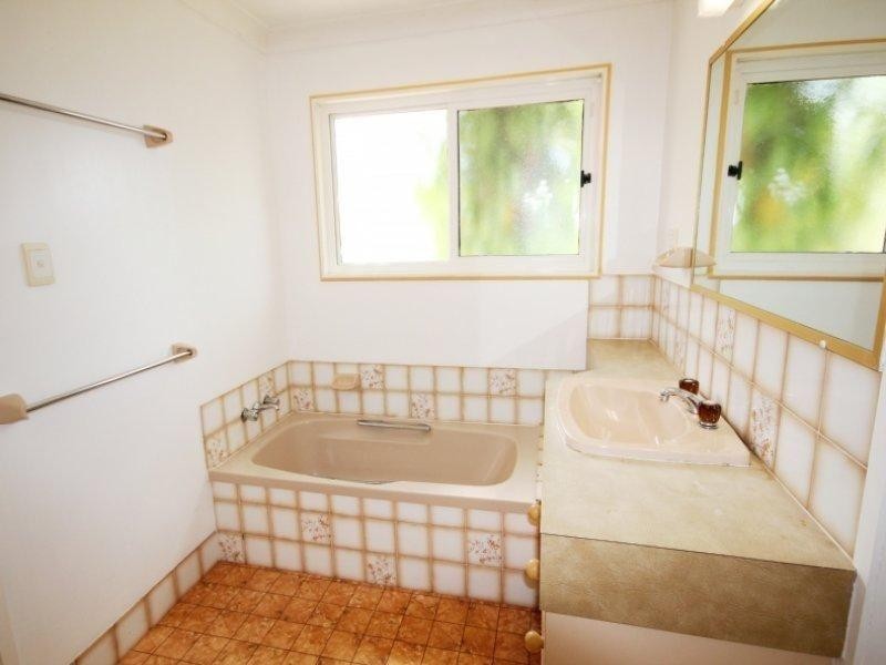 31 Whitsunday Drive, Kirwan QLD 4817