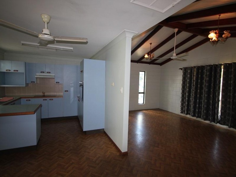 8 Deloraine Street, Kirwan QLD 4817