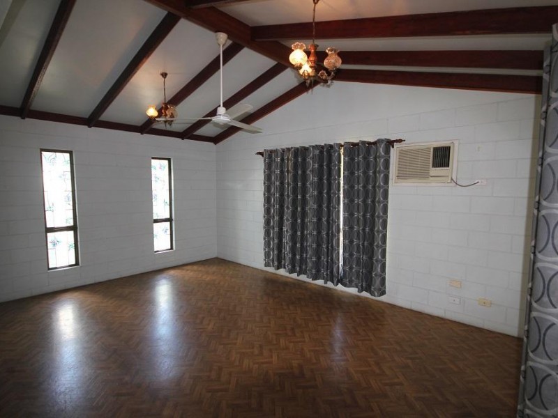 8 Deloraine Street, Kirwan QLD 4817