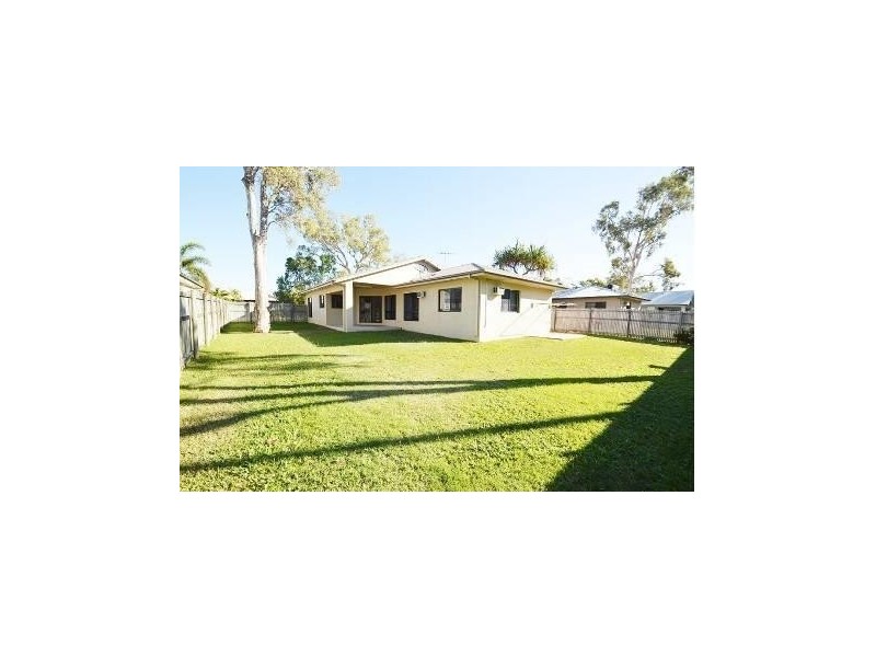 42 Seabrook Circuit, Bushland Beach QLD 4818