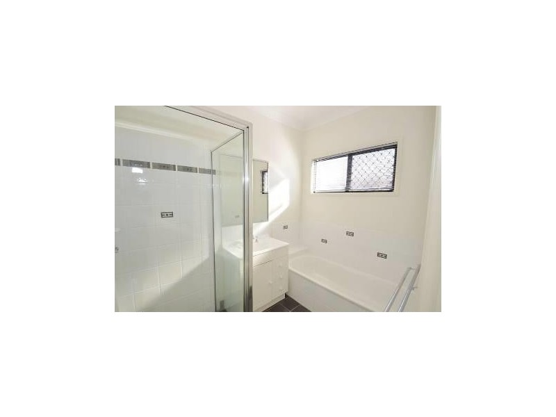 42 Seabrook Circuit, Bushland Beach QLD 4818