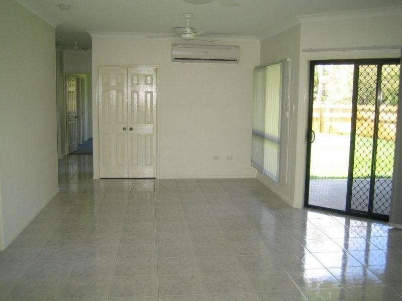 Bushland Beach QLD 4818