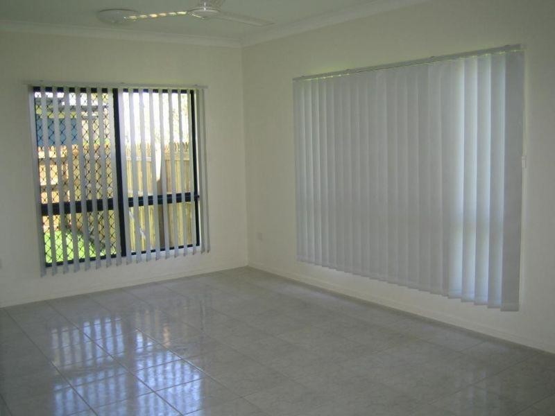 Bushland Beach QLD 4818