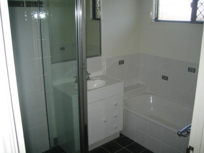 Bushland Beach QLD 4818