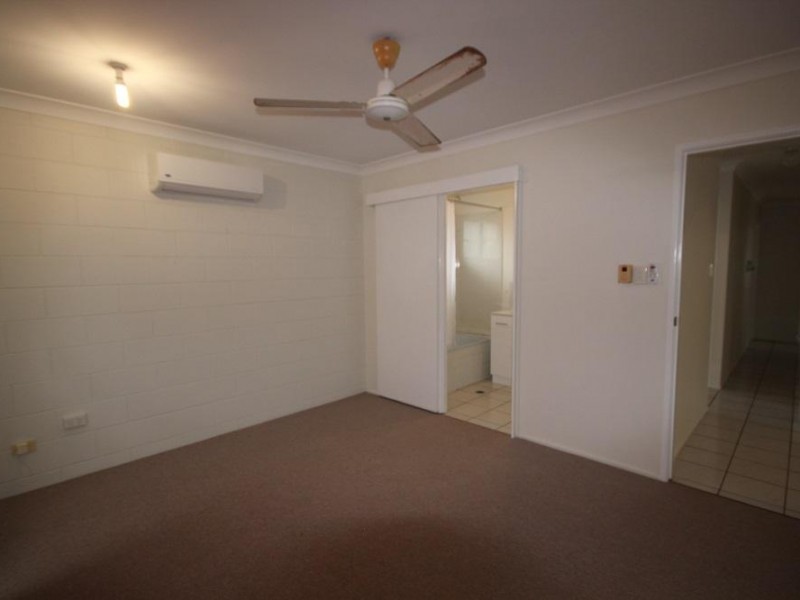 24 Mostyn Crescent, Bushland Beach QLD 4818