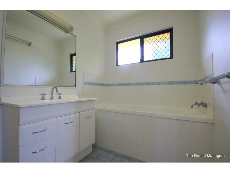 5 Sassafras Court, Bushland Beach QLD 4818