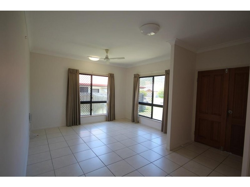 22 Palomar Court, Mount Louisa QLD 4814