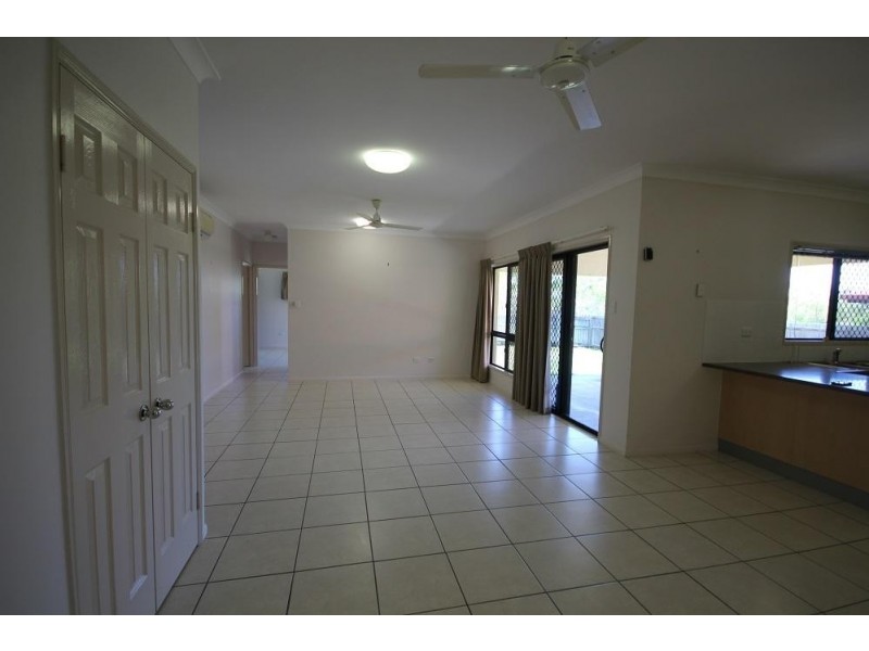 22 Palomar Court, Mount Louisa QLD 4814