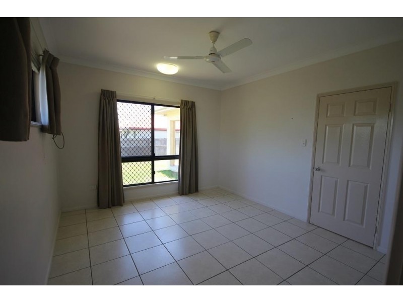 22 Palomar Court, Mount Louisa QLD 4814