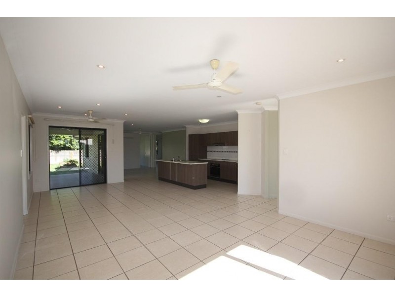 22 Seabrook Circuit, Bushland Beach QLD 4818