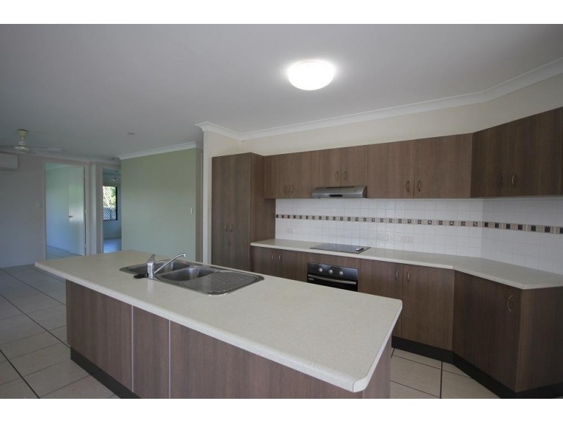 22 Seabrook Circuit, Bushland Beach QLD 4818