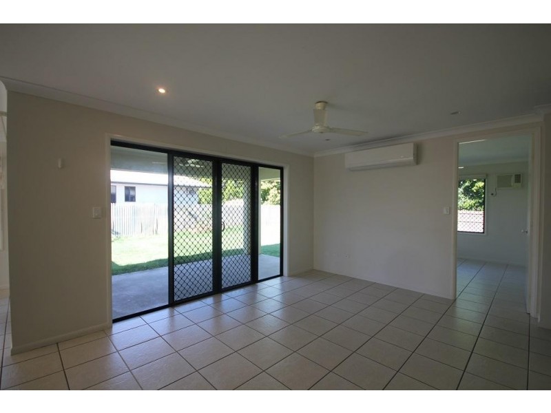 22 Seabrook Circuit, Bushland Beach QLD 4818