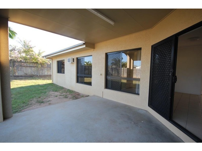 1 Clearwater Court, Bushland Beach QLD 4818