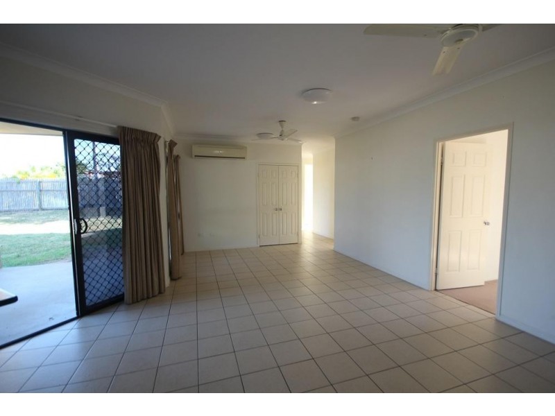 1 Clearwater Court, Bushland Beach QLD 4818