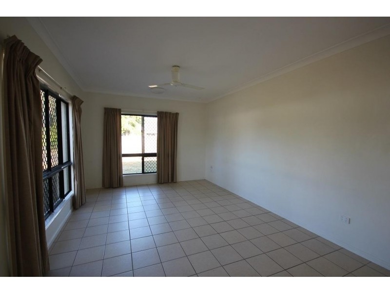 1 Clearwater Court, Bushland Beach QLD 4818