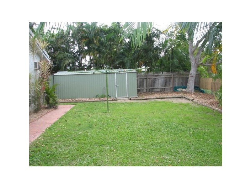 4 Sandalan Court, Bushland Beach QLD 4818