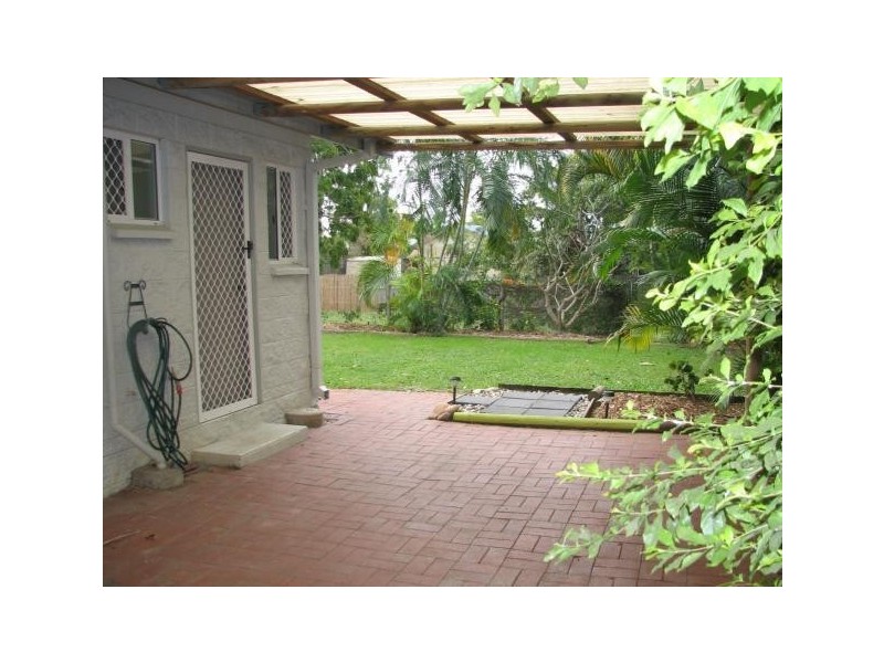 4 Sandalan Court, Bushland Beach QLD 4818