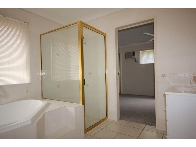 40 Honeyeater Circle, Douglas QLD 4814