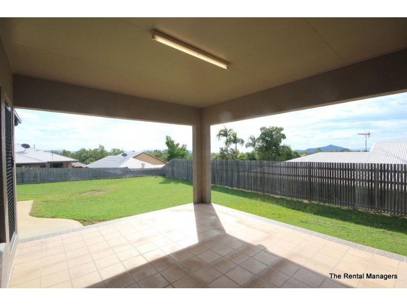 19 Lockyer Place, Mount Louisa QLD 4814