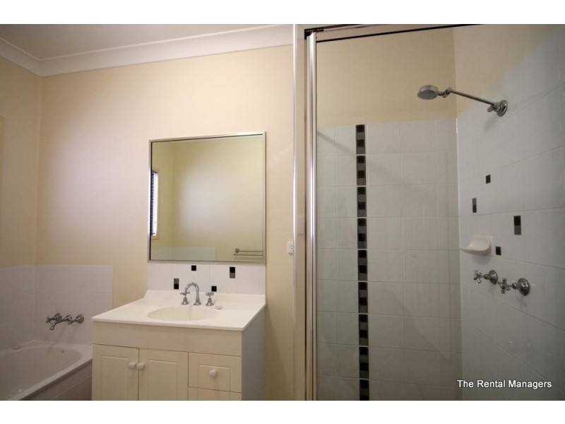 19 Lockyer Place, Mount Louisa QLD 4814