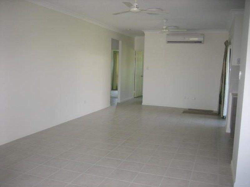 Bushland Beach QLD 4818