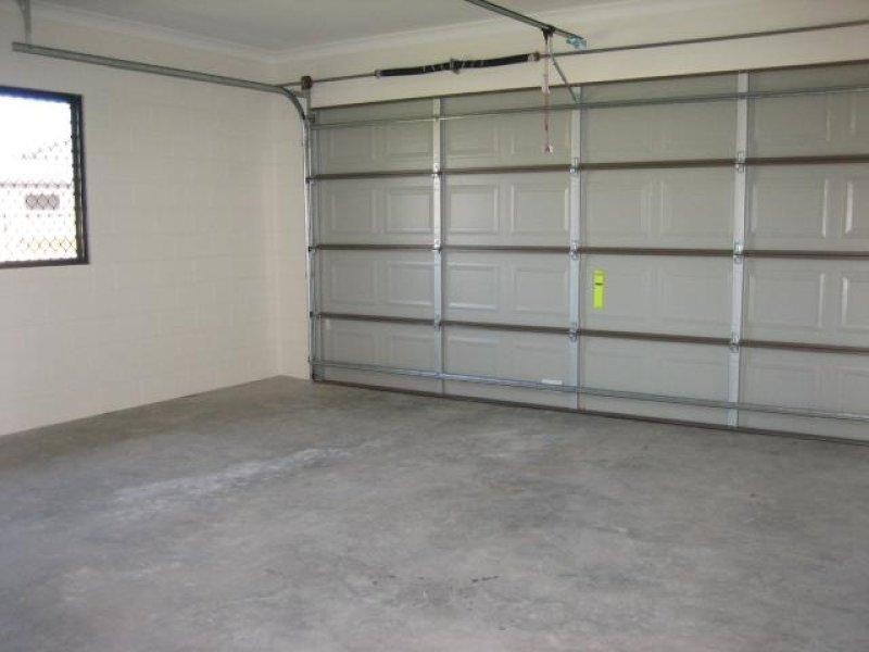 Bushland Beach QLD 4818