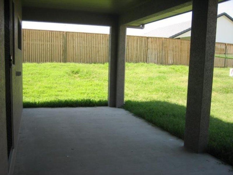 Bushland Beach QLD 4818