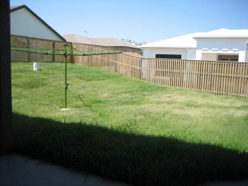 Bushland Beach QLD 4818