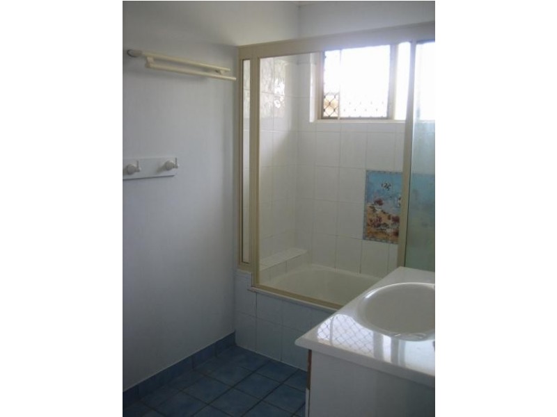 12 Kinnardy Street, Burdell QLD 4818