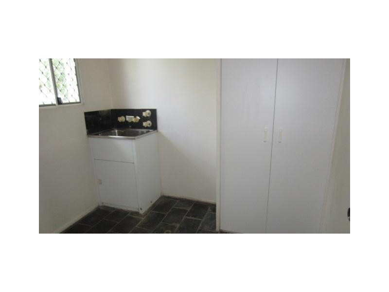 37 Lagoon Crescent, Saunders Beach QLD 4818