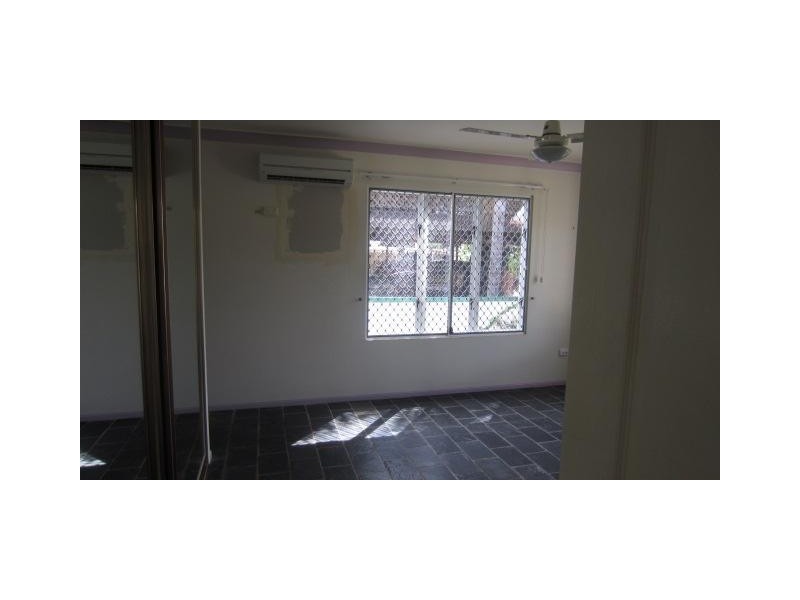 37 Lagoon Crescent, Saunders Beach QLD 4818