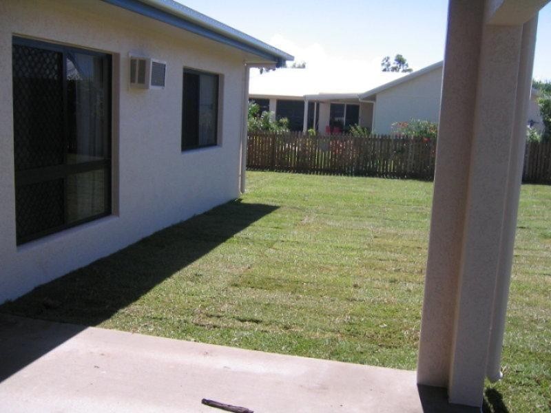 68 Seabrook Circuit, Bushland Beach QLD 4818