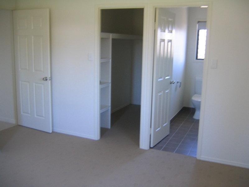 68 Seabrook Circuit, Bushland Beach QLD 4818