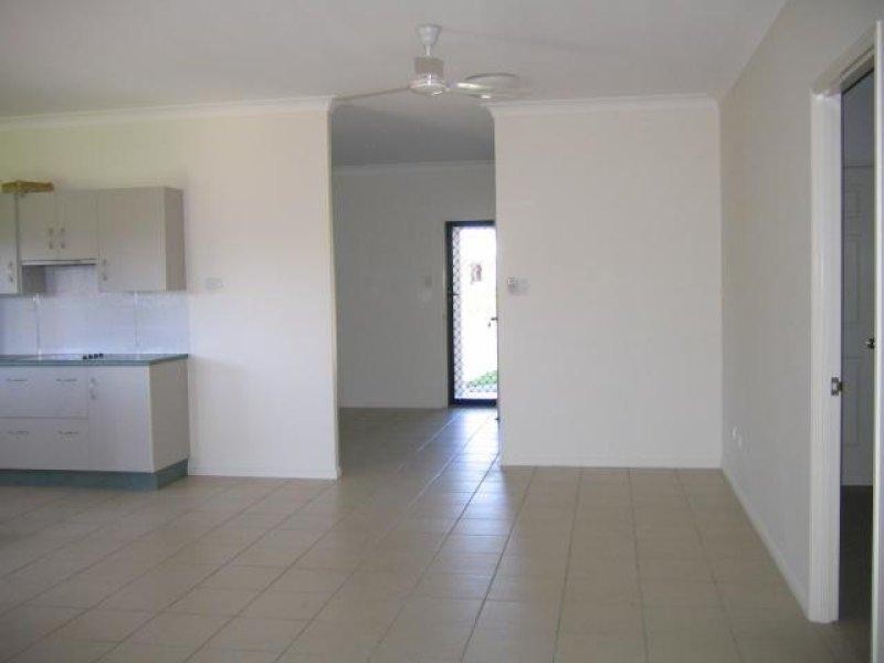 68 Seabrook Circuit, Bushland Beach QLD 4818