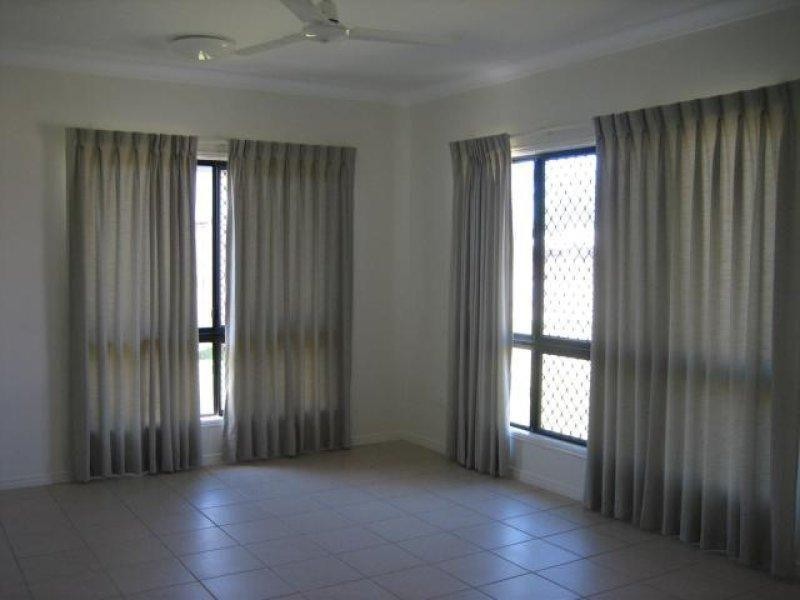 68 Seabrook Circuit, Bushland Beach QLD 4818