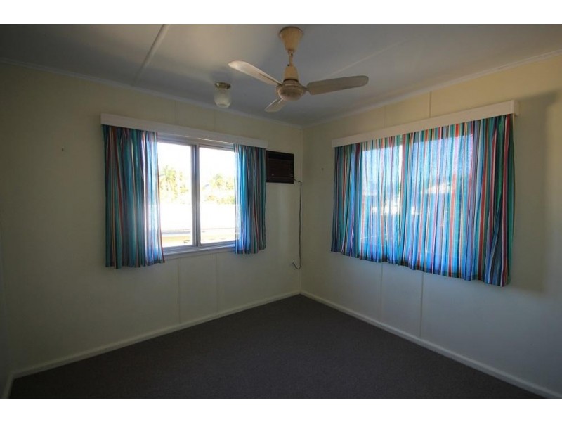 4 Laburnum Street, Cranbrook QLD 4814