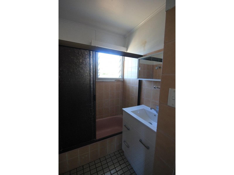 4 Laburnum Street, Cranbrook QLD 4814