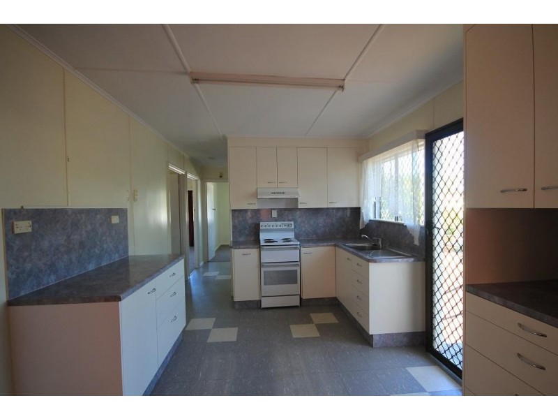 4 Laburnum Street, Cranbrook QLD 4814