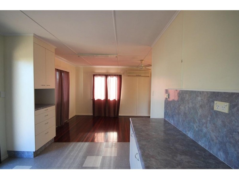 4 Laburnum Street, Cranbrook QLD 4814