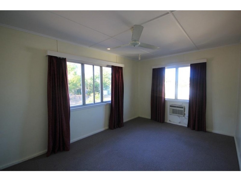 4 Laburnum Street, Cranbrook QLD 4814