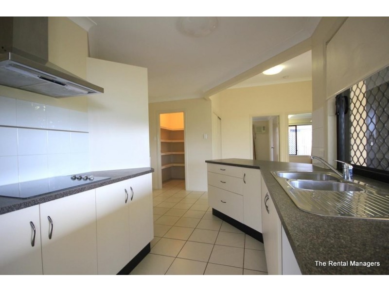 4 Genesta Court, Bushland Beach QLD 4818