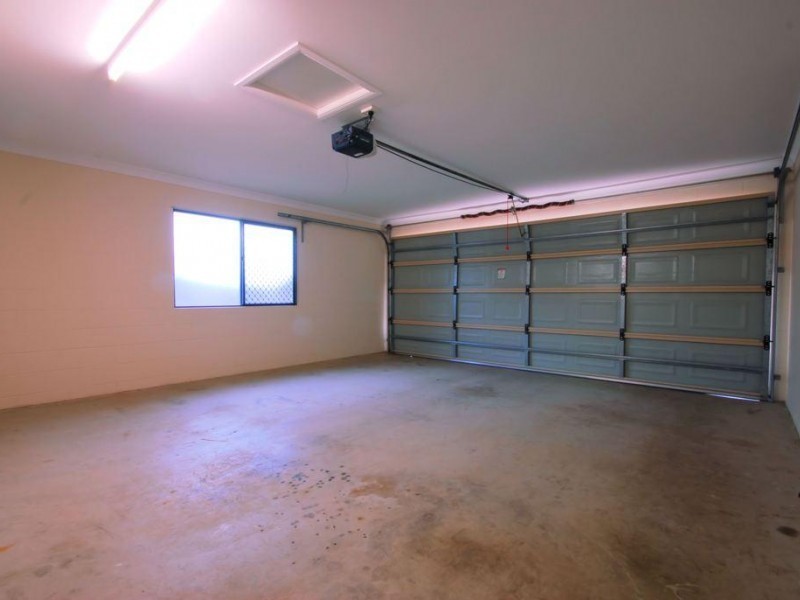 Bushland Beach QLD 4818