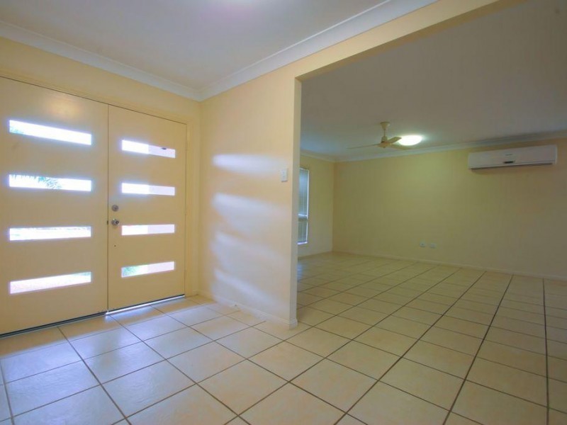 Bushland Beach QLD 4818