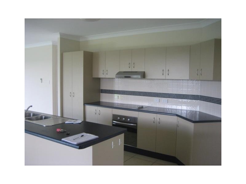 6 Seabrook Circuit, Bushland Beach QLD 4818