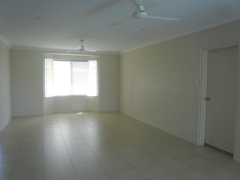 6 Seabrook Circuit, Bushland Beach QLD 4818