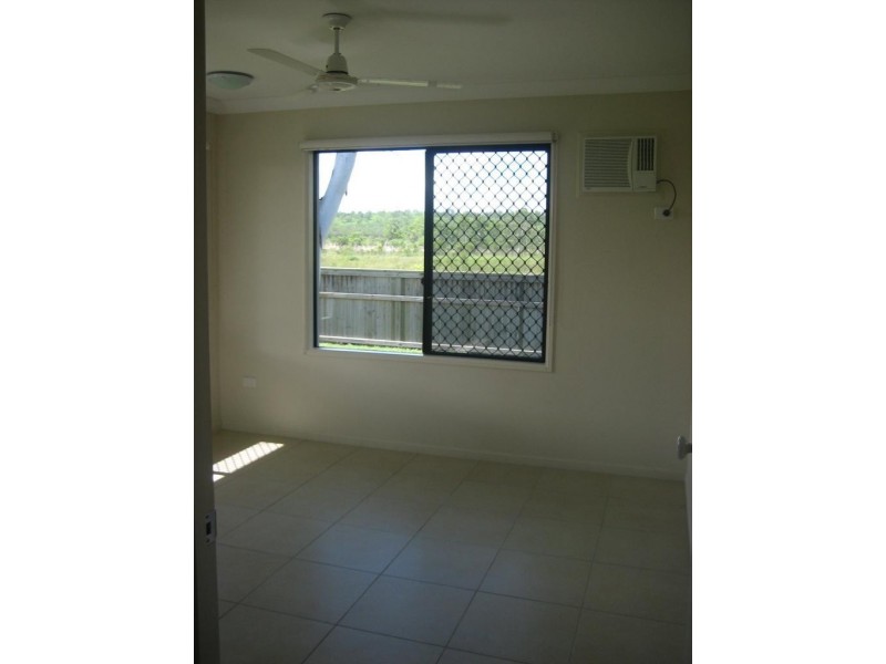 6 Seabrook Circuit, Bushland Beach QLD 4818