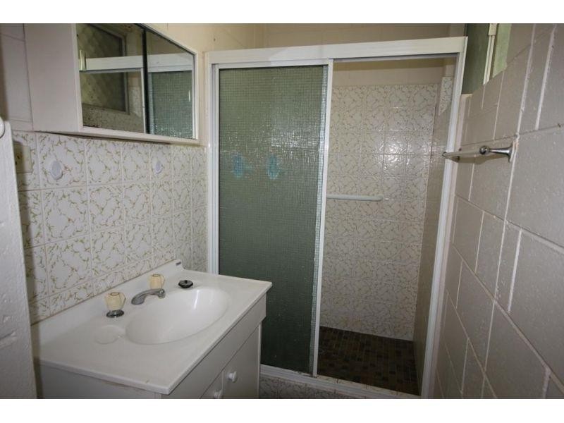 2/65 Howlett Street, Currajong QLD 4812